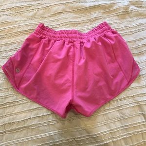Lululemon Low Rise Sonic Pink Hotty Hots 2.5